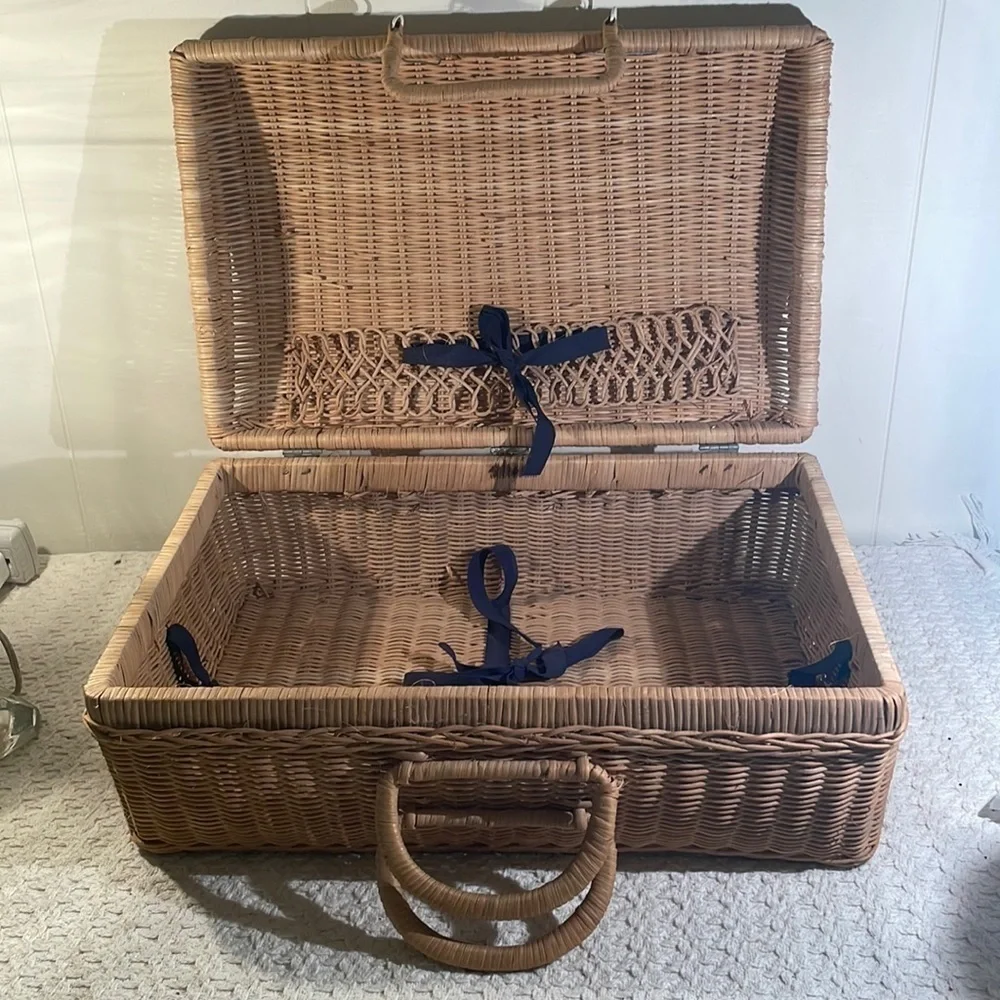 Picnic Wicker Arched Covered Basket with 3 Handles Ribbon